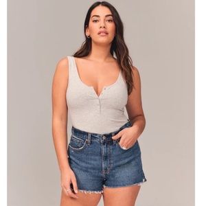 Abercrombie Curve Love High Rise Mom Shorts - Size 28